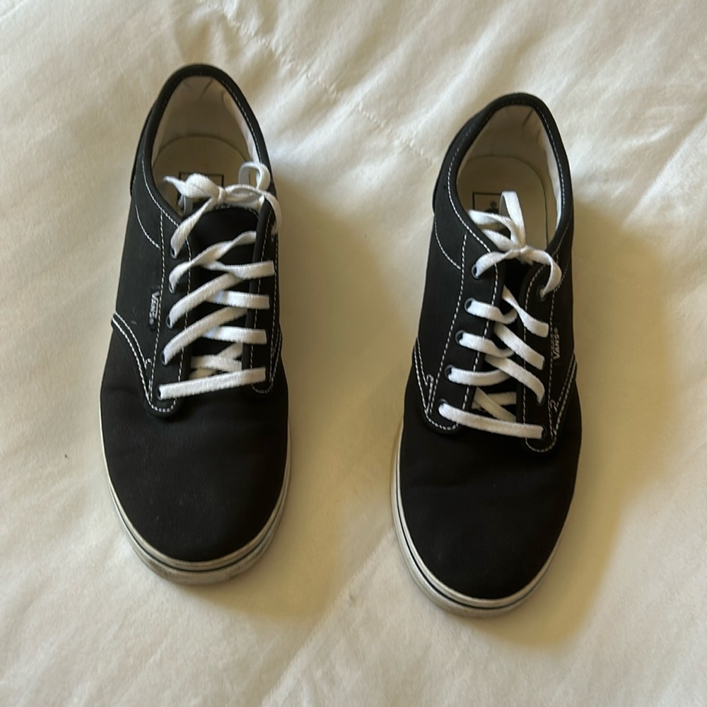 Casual sneakers